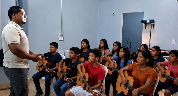 Aula coletiva de violão
