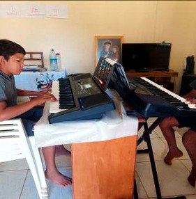 Aula prática de teclado